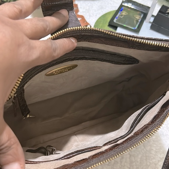 EUC Vintage Brahmin With Free Heels & Free Jewelry 2Rings 1Chain 1Earrings - Picture 14 of 17